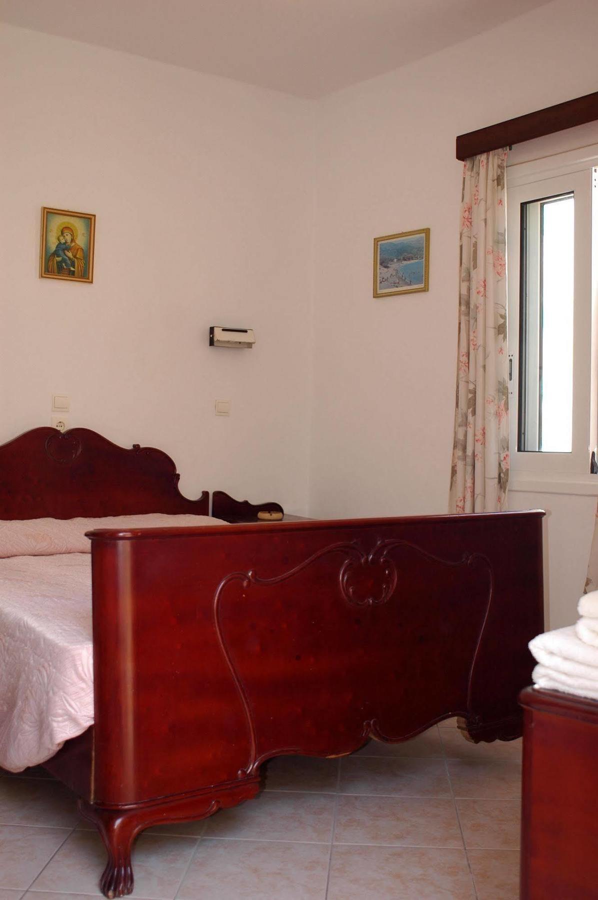 Avra Rooms Karpathos Town  Exterior photo